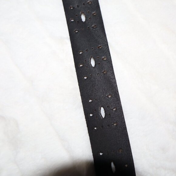 Women's Time and Tru Black 100% Leather Perforated Belt w/ Nickel Colored Buckle - Picture 3 of 8